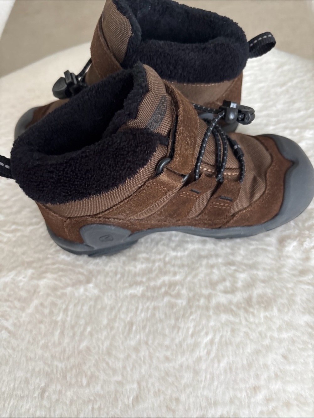 Keen Brown Suede Ankle Boots with Black Fleece Collar kids.